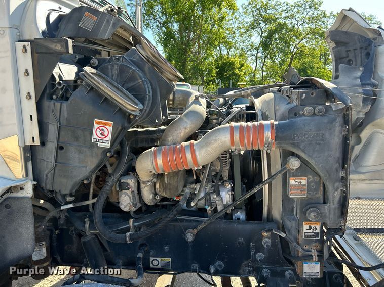 image for item EK8146 2015 Kenworth T370 truck cab and chassis