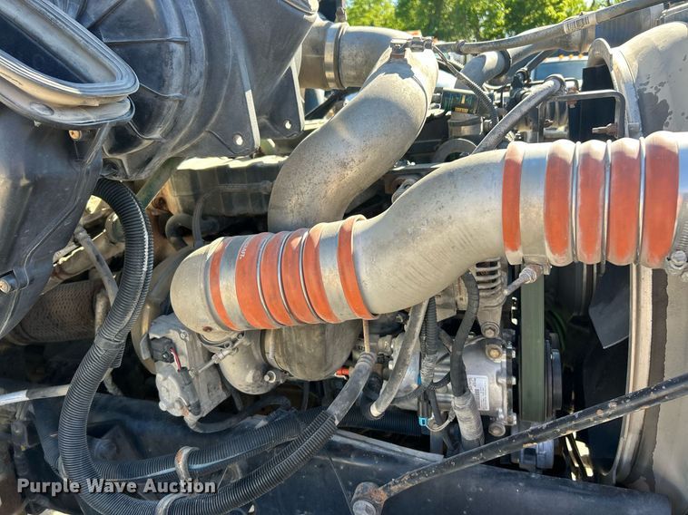 image for item EK8146 2015 Kenworth T370 truck cab and chassis