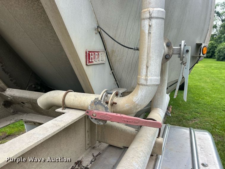 image for item EK8161 1989 Heil pneumatic dry bulk trailer