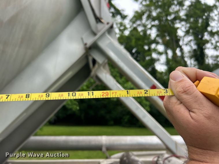 image for item EK8161 1989 Heil pneumatic dry bulk trailer