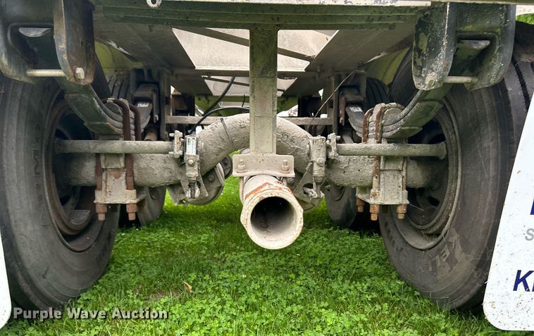 image for item EK8161 1989 Heil pneumatic dry bulk trailer