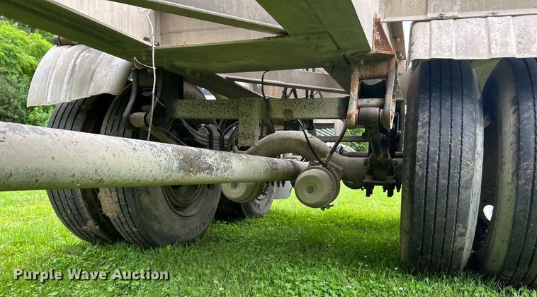 image for item EK8161 1989 Heil pneumatic dry bulk trailer