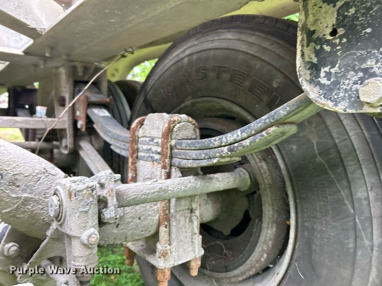 image for item EK8161 1989 Heil pneumatic dry bulk trailer