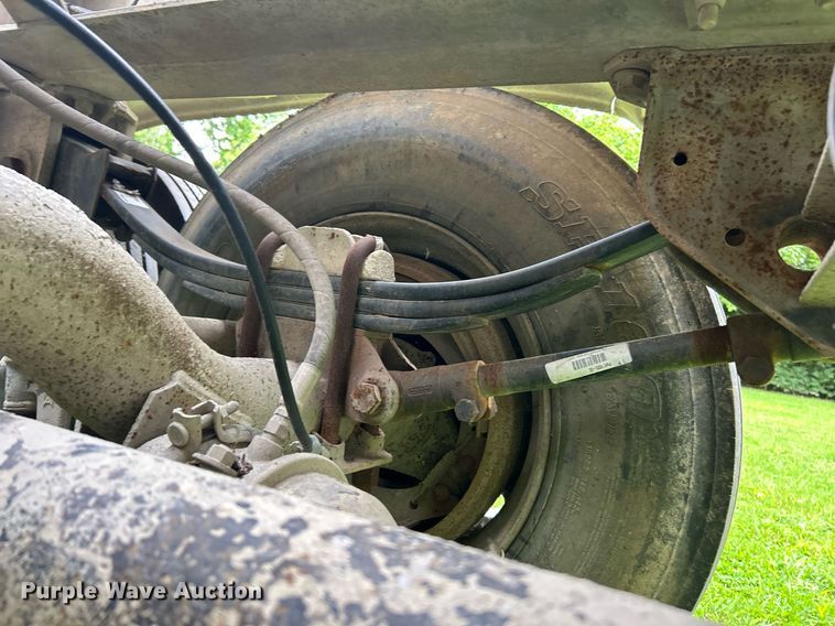 image for item EK8161 1989 Heil pneumatic dry bulk trailer