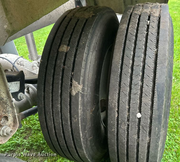 image for item EK8161 1989 Heil pneumatic dry bulk trailer