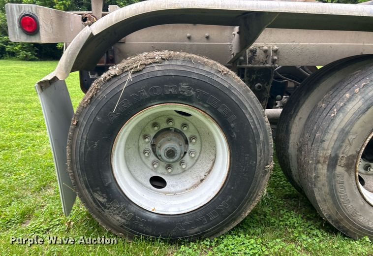 image for item EK8161 1989 Heil pneumatic dry bulk trailer