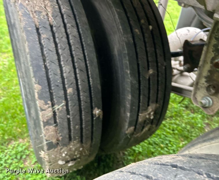 image for item EK8161 1989 Heil pneumatic dry bulk trailer