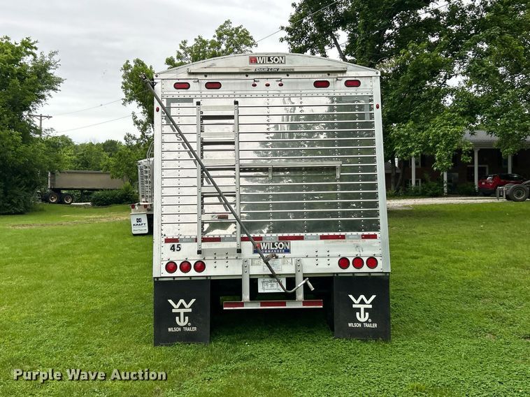image for item EK8162 2017 Wilson Commander grain trailer