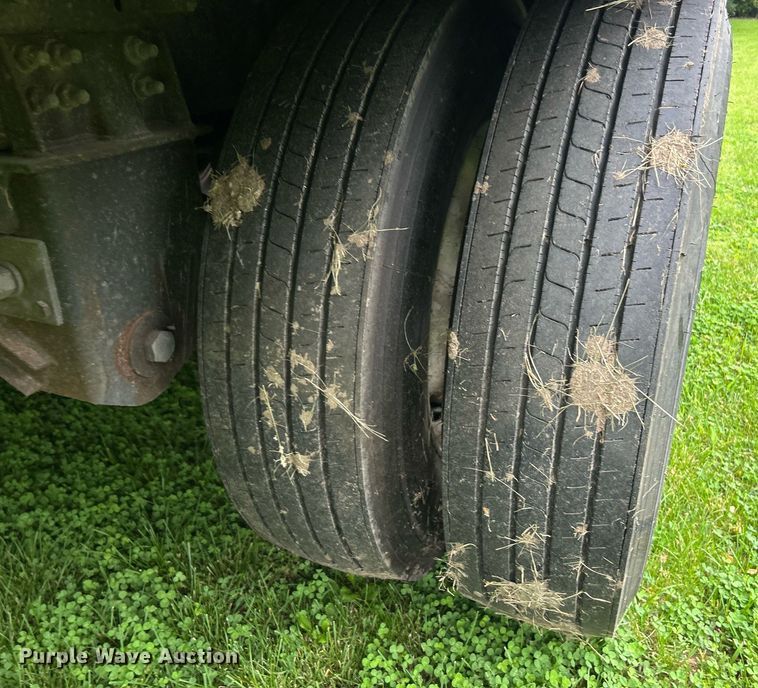 image for item EK8162 2017 Wilson Commander grain trailer