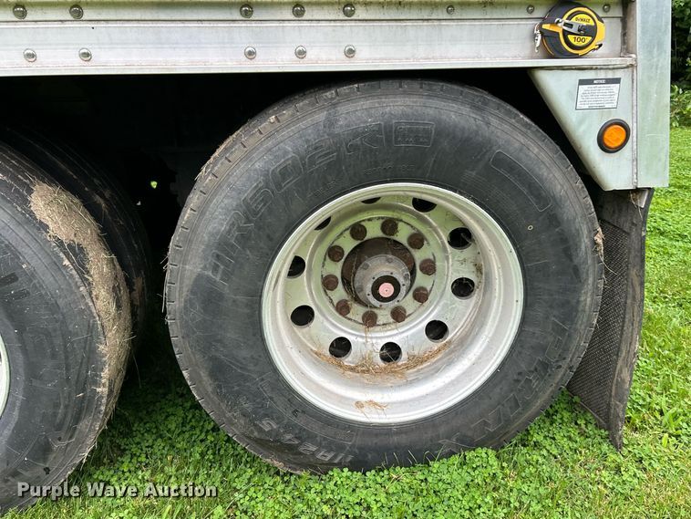 image for item EK8162 2017 Wilson Commander grain trailer