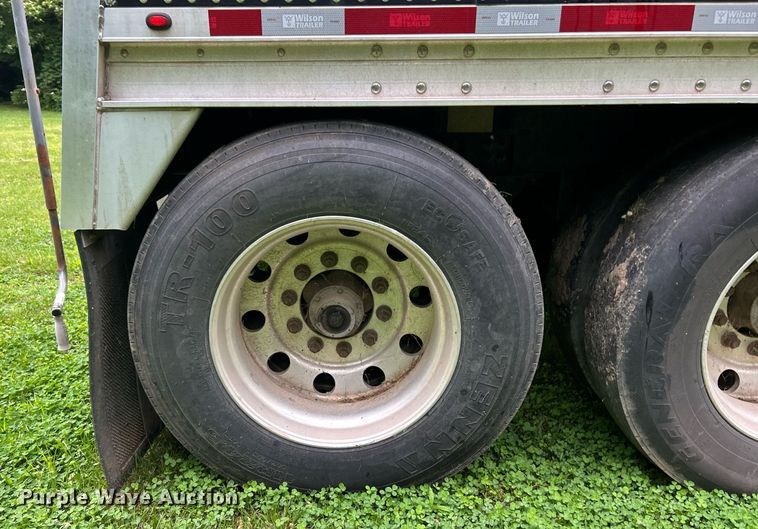 image for item EK8162 2017 Wilson Commander grain trailer