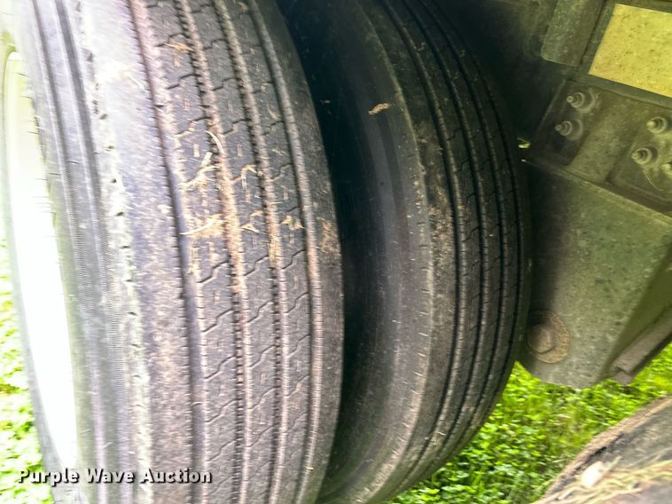 image for item EK8162 2017 Wilson Commander grain trailer