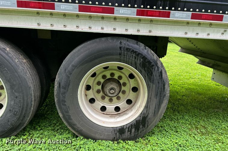 image for item EK8162 2017 Wilson Commander grain trailer