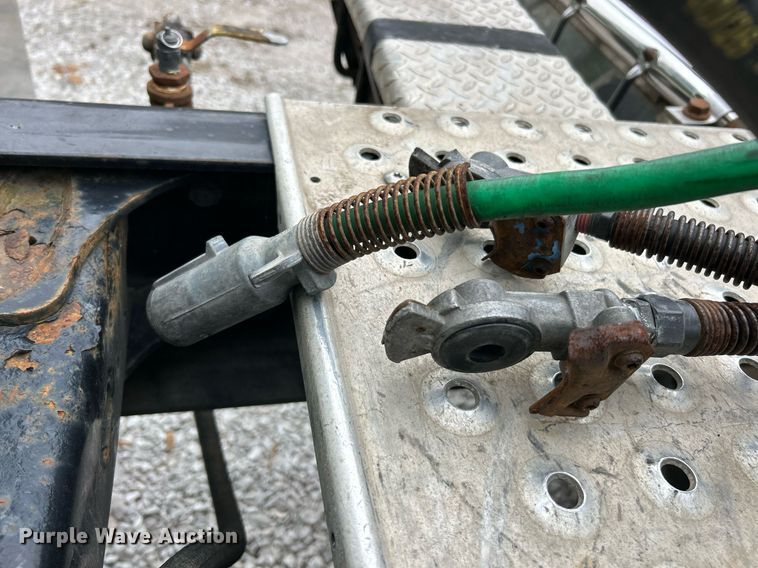 image for item EK8164 2014 Freightliner Cascadia 125 semi truck