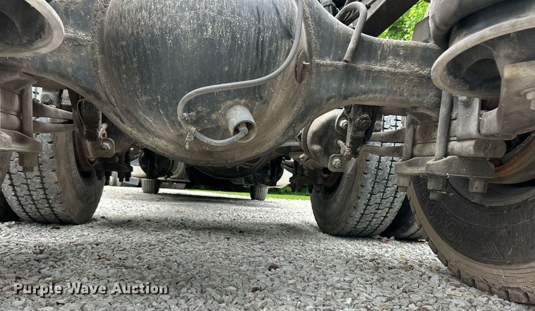 image for item EK8164 2014 Freightliner Cascadia 125 semi truck