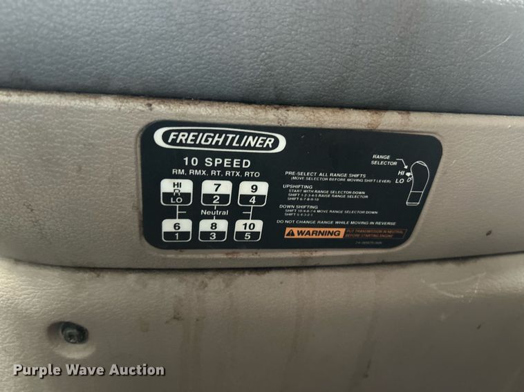 image for item EK8164 2014 Freightliner Cascadia 125 semi truck