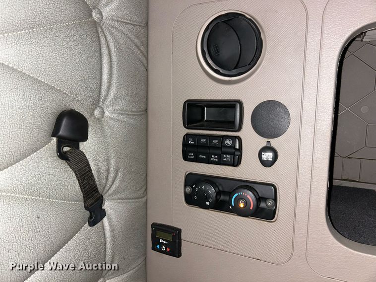 image for item EK8164 2014 Freightliner Cascadia 125 semi truck