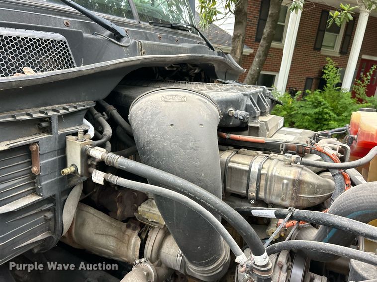 image for item EK8164 2014 Freightliner Cascadia 125 semi truck