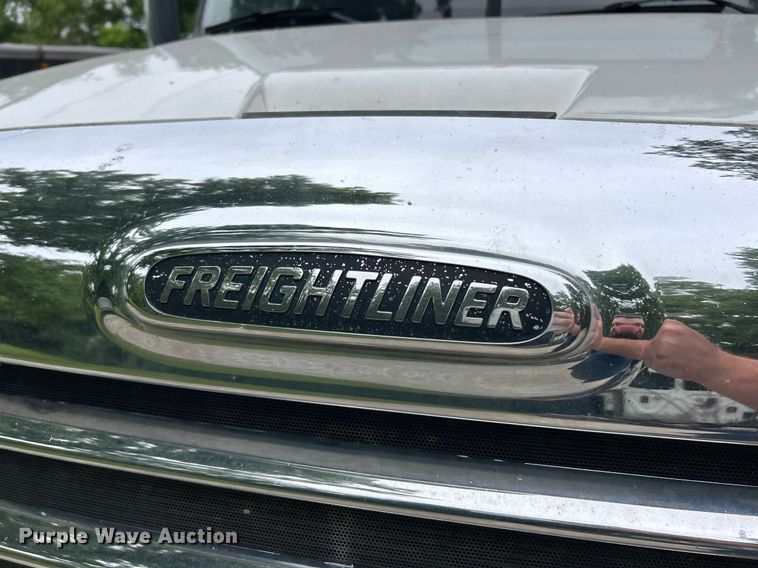 image for item EK8164 2014 Freightliner Cascadia 125 semi truck