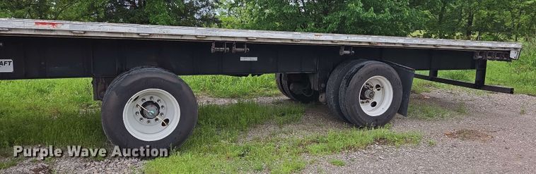 image for item EL2065 2006 Transcraft Eagle II flatbed trailer