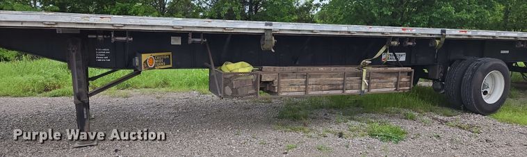 image for item EL2065 2006 Transcraft Eagle II flatbed trailer