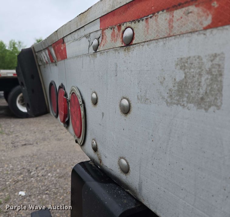 image for item EL2065 2006 Transcraft Eagle II flatbed trailer