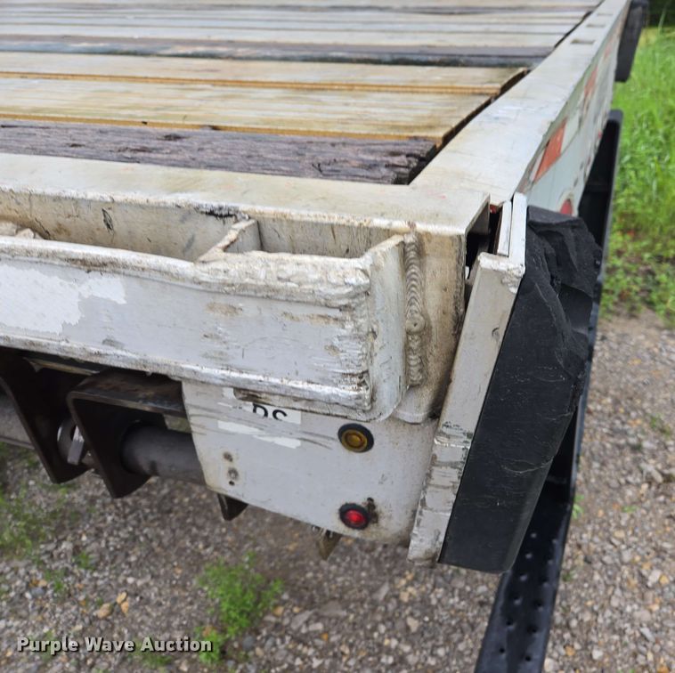 image for item EL2065 2006 Transcraft Eagle II flatbed trailer