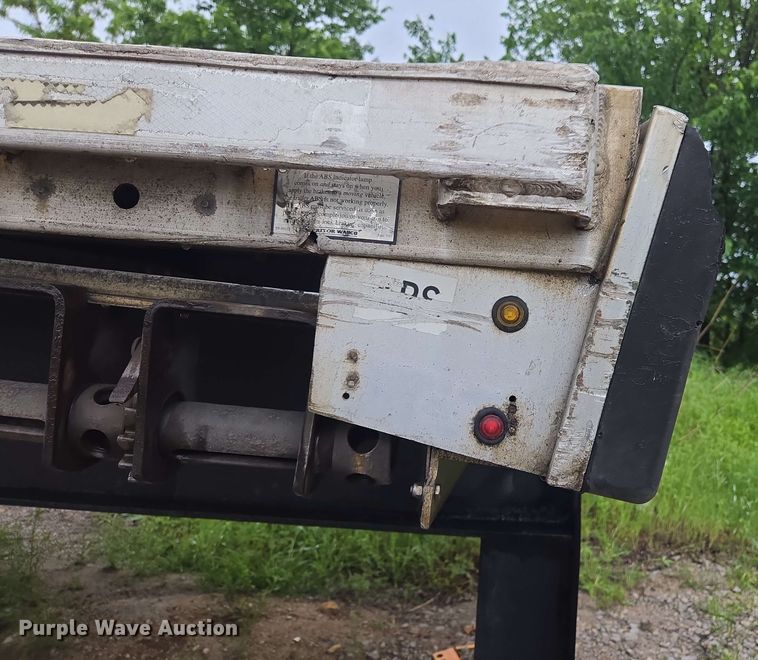 image for item EL2065 2006 Transcraft Eagle II flatbed trailer