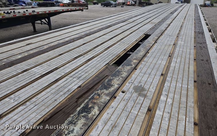 image for item EL2065 2006 Transcraft Eagle II flatbed trailer