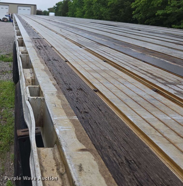 image for item EL2065 2006 Transcraft Eagle II flatbed trailer