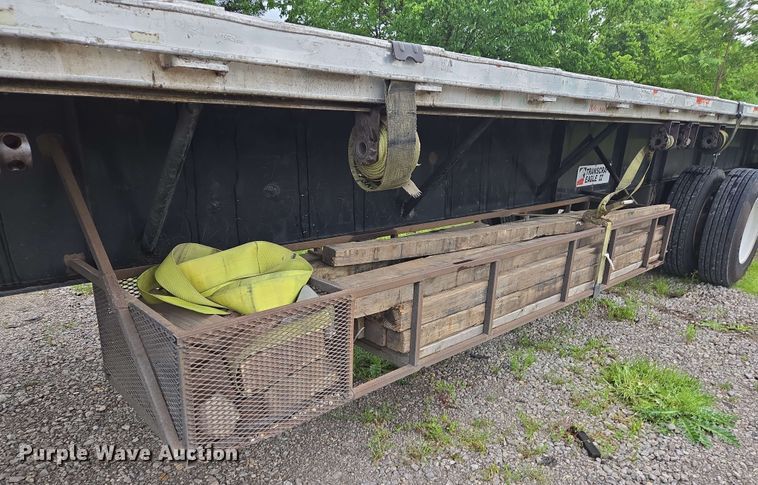 image for item EL2065 2006 Transcraft Eagle II flatbed trailer