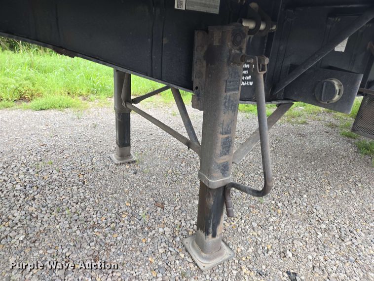 image for item EL2065 2006 Transcraft Eagle II flatbed trailer