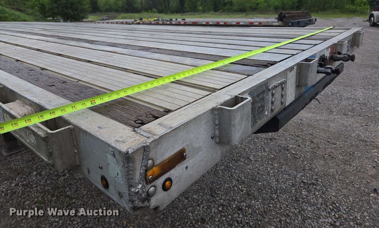 image for item EL2065 2006 Transcraft Eagle II flatbed trailer