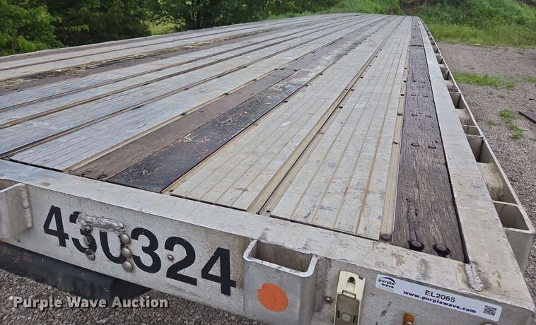 image for item EL2065 2006 Transcraft Eagle II flatbed trailer