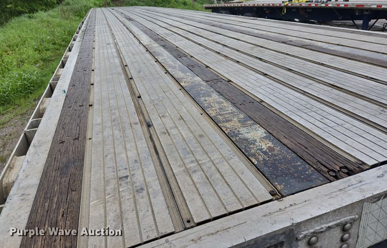 image for item EL2065 2006 Transcraft Eagle II flatbed trailer