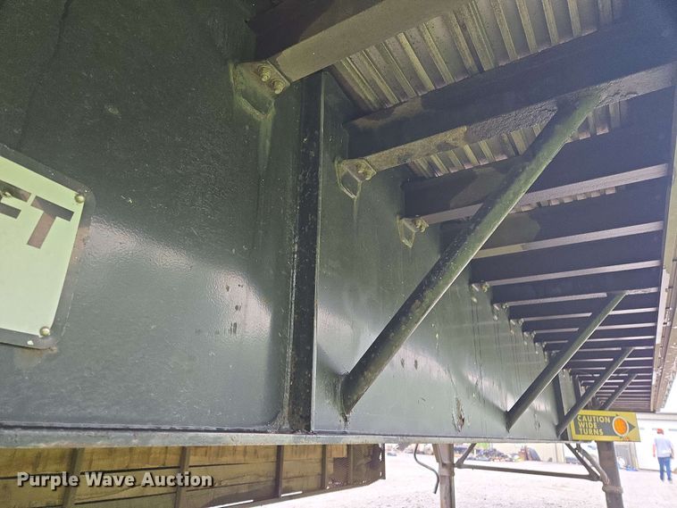 image for item EL2065 2006 Transcraft Eagle II flatbed trailer