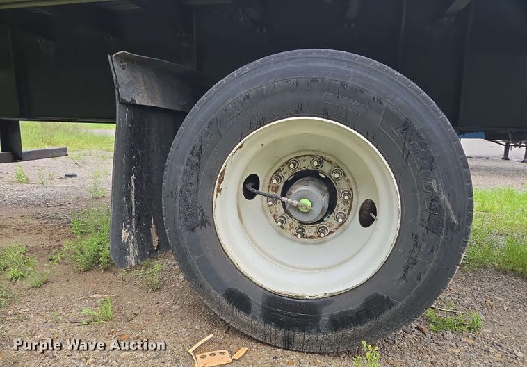 image for item EL2065 2006 Transcraft Eagle II flatbed trailer