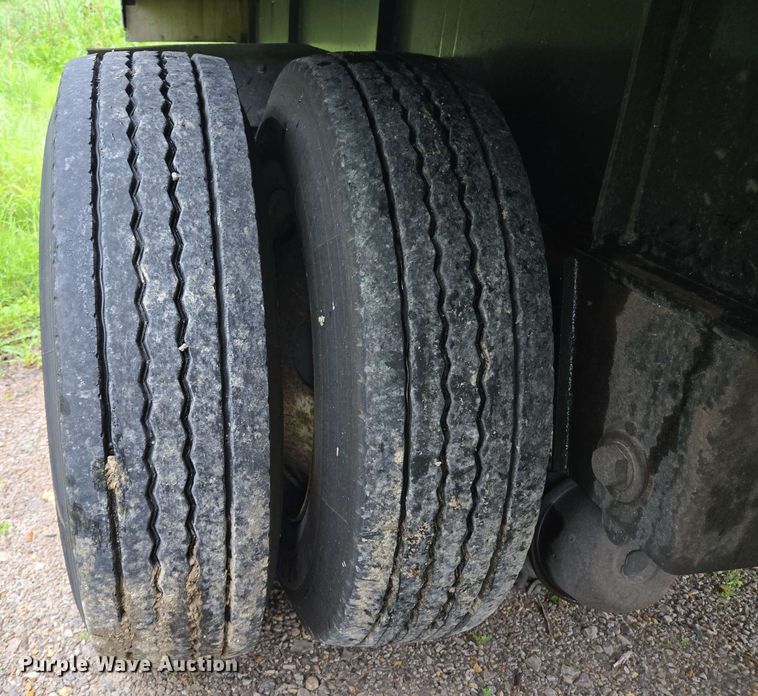 image for item EL2065 2006 Transcraft Eagle II flatbed trailer