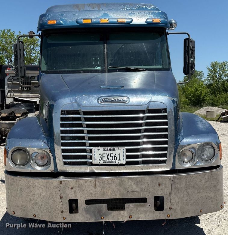 image for item EL2068 2007 Freightliner Century Class semi truck