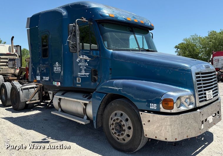 image for item EL2068 2007 Freightliner Century Class semi truck