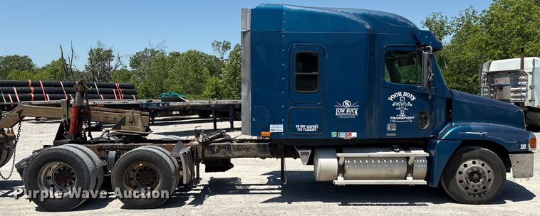 image for item EL2068 2007 Freightliner Century Class semi truck