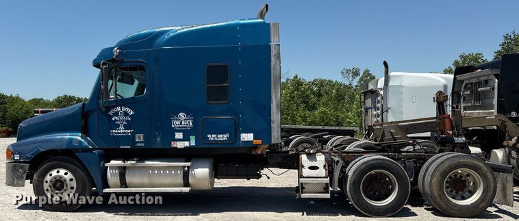 image for item EL2068 2007 Freightliner Century Class semi truck
