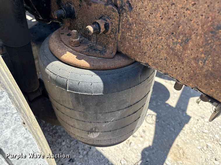 image for item EL2068 2007 Freightliner Century Class semi truck