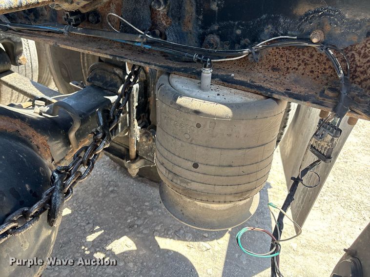 image for item EL2068 2007 Freightliner Century Class semi truck