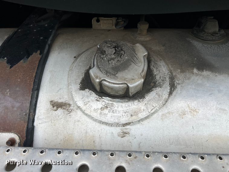 image for item EL2068 2007 Freightliner Century Class semi truck