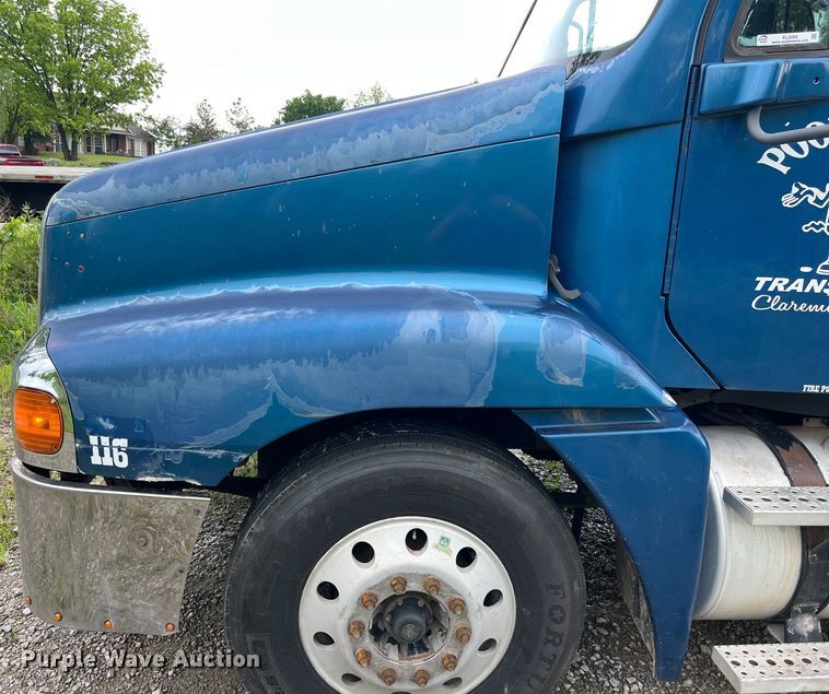 image for item EL2068 2007 Freightliner Century Class semi truck