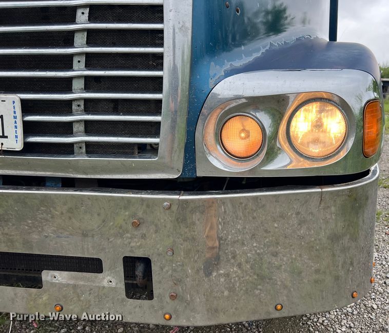 image for item EL2068 2007 Freightliner Century Class semi truck