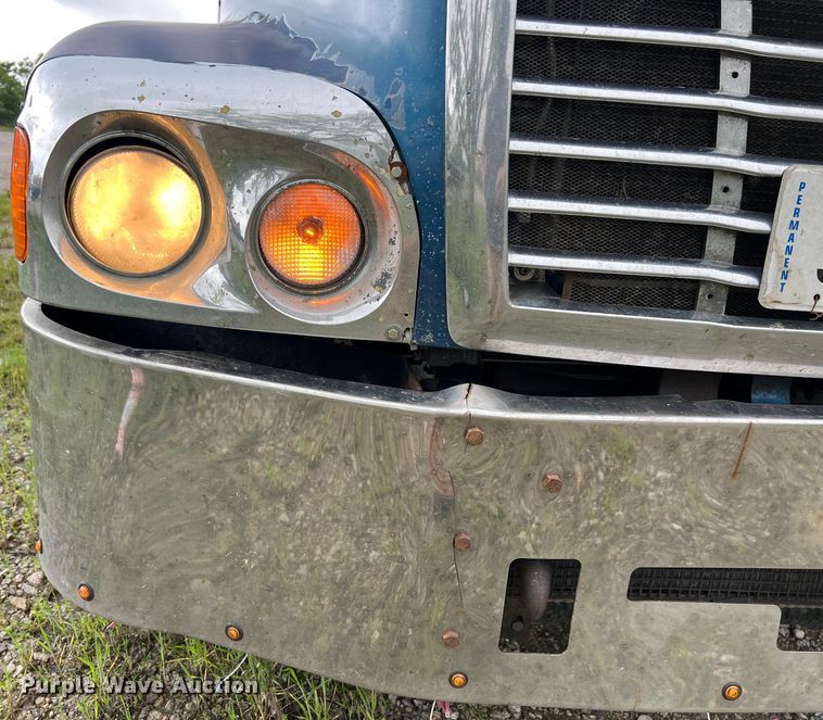 image for item EL2068 2007 Freightliner Century Class semi truck