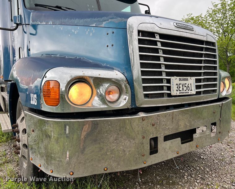 image for item EL2068 2007 Freightliner Century Class semi truck