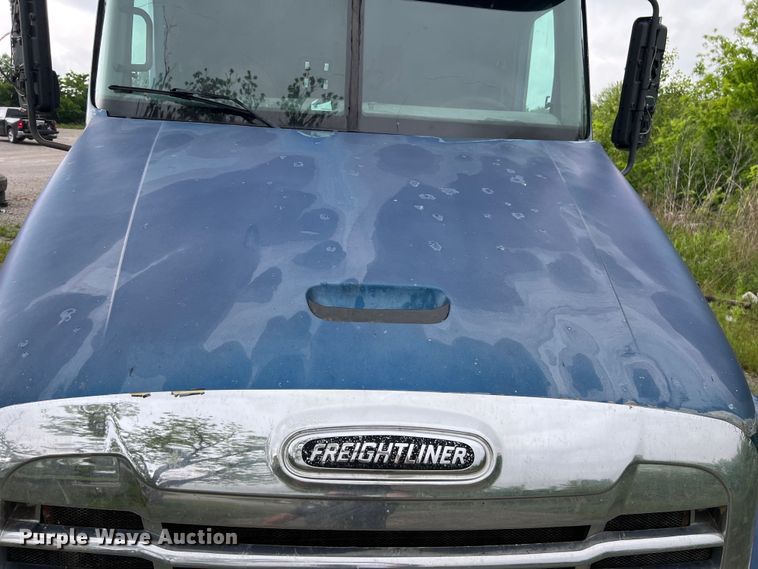 image for item EL2068 2007 Freightliner Century Class semi truck